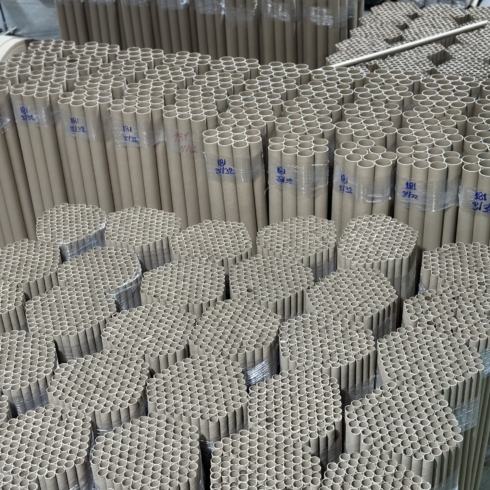 foto contacto tubos carton